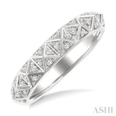 1/5 Ctw Pyramid Accent Round Cut Diamond Fashion Band in 10K White Gold