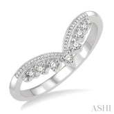 1/10 Ctw Chevron Round Cut Diamond Highlighted Wedding Ring in 14K White Gold