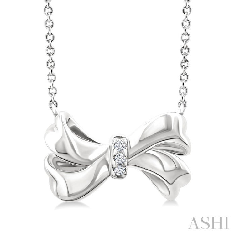 1/50 Ctw Bow Round Cut Diamond Fashion Pendant With Chain in Sterling Silver