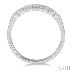 1/3 Ctw 7 Stone Round Cut Diamond Wedding Band in 14K White Gold