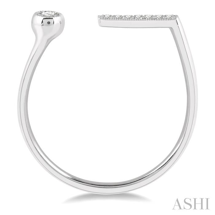 1/10 Ctw Flat Open Top Circular Head Round Cut Diamond Fashion Ring in 14K White Gold