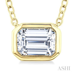 1/4 Ctw Emerald Pie Cut Diamond Fashion Pendant With Chain in 14K Yellow Gold