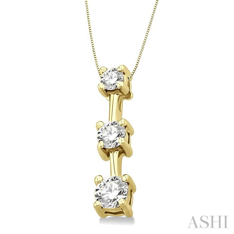 1/2 Ctw Three Stone Round Cut Diamond Pendant in 14K Yellow Gold with Chain