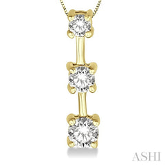 1/2 Ctw Three Stone Round Cut Diamond Pendant in 14K Yellow Gold with Chain