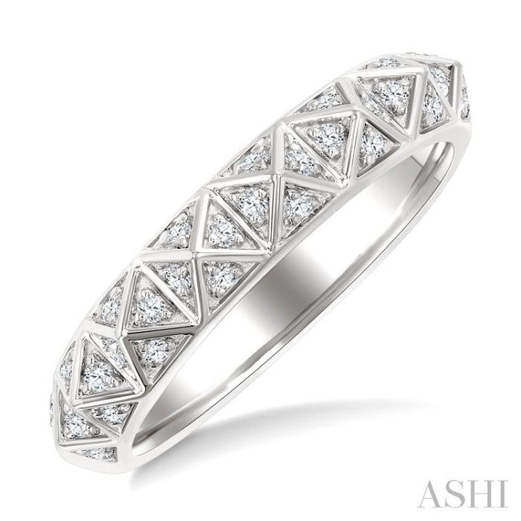 1/5 Ctw Pyramid Accent Round Cut Diamond Fashion Band in 10K White Gold