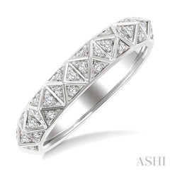 1/5 Ctw Pyramid Accent Round Cut Diamond Fashion Band in 10K White Gold
