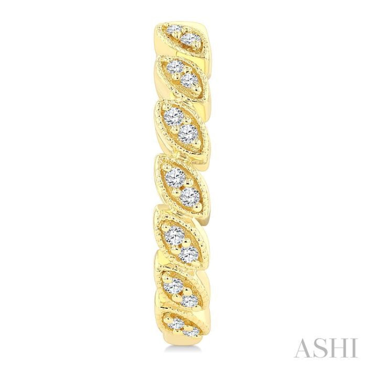 1/8 Ctw Leaf Link Round Cut Diamond Fashion Hoop Earring in 10K Yellow Gold