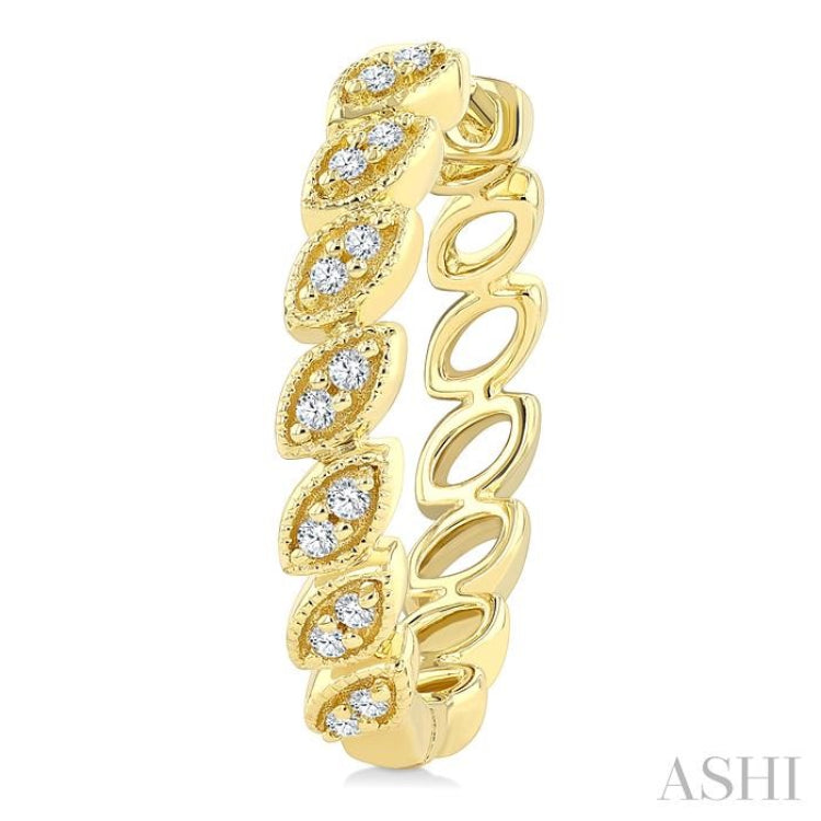 1/8 Ctw Leaf Link Round Cut Diamond Fashion Hoop Earring in 10K Yellow Gold