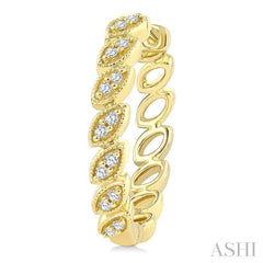 1/8 Ctw Leaf Link Round Cut Diamond Fashion Hoop Earring in 10K Yellow Gold