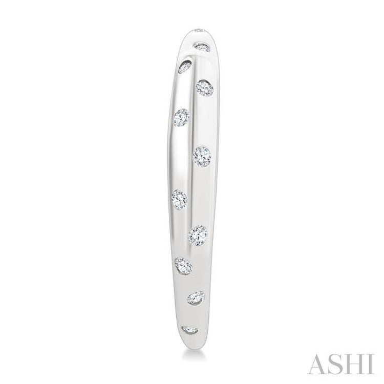 1/5 Ctw Round Cut Diamond Mosaic Half Hoop Earrings in 10K White Gold
