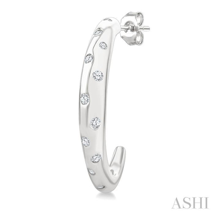 1/5 Ctw Round Cut Diamond Mosaic Half Hoop Earrings in 10K White Gold
