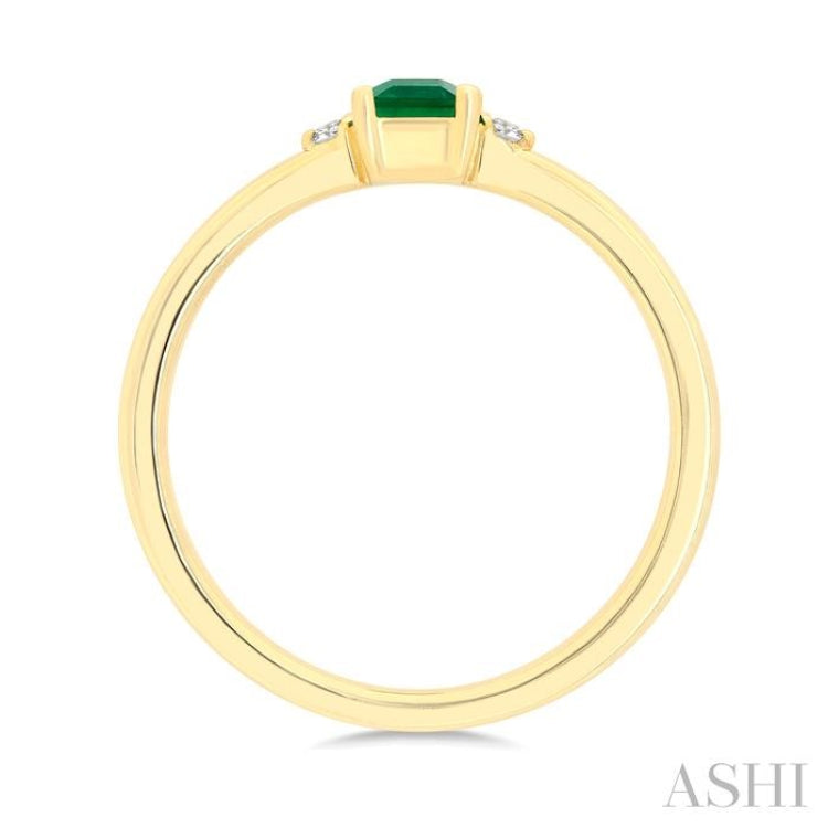 1/50 Ctw Princess Cut 3.5MM Emerald and Round Cut Diamond Petite Precious Ring in 10K Yellow Gold