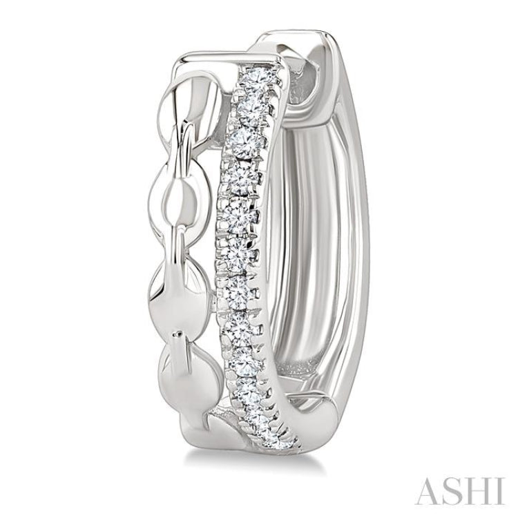 1/10 Ctw Round Cut Diamond Open Link Petite Huggie Earrings in 10K White Gold