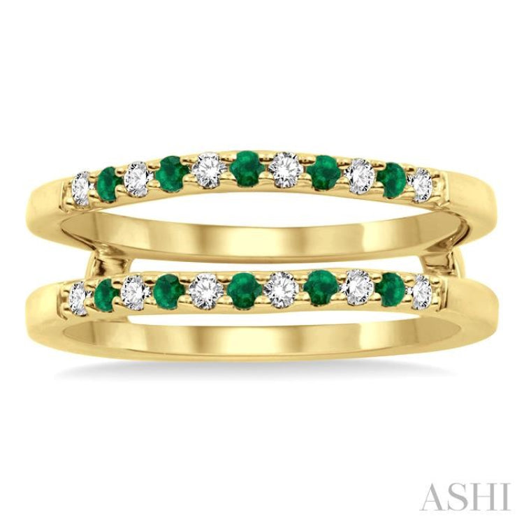 1.45 MM Emerald and 1/6 Ctw Round Cut Diamond Insert Precious Ring in 14K Yellow Gold