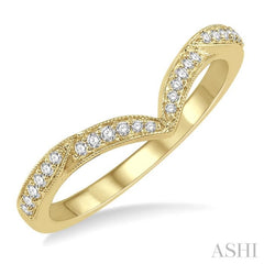 1/6 Ctw V-Shape Center Round Cut Diamond Wedding Band in 14K Yellow Gold