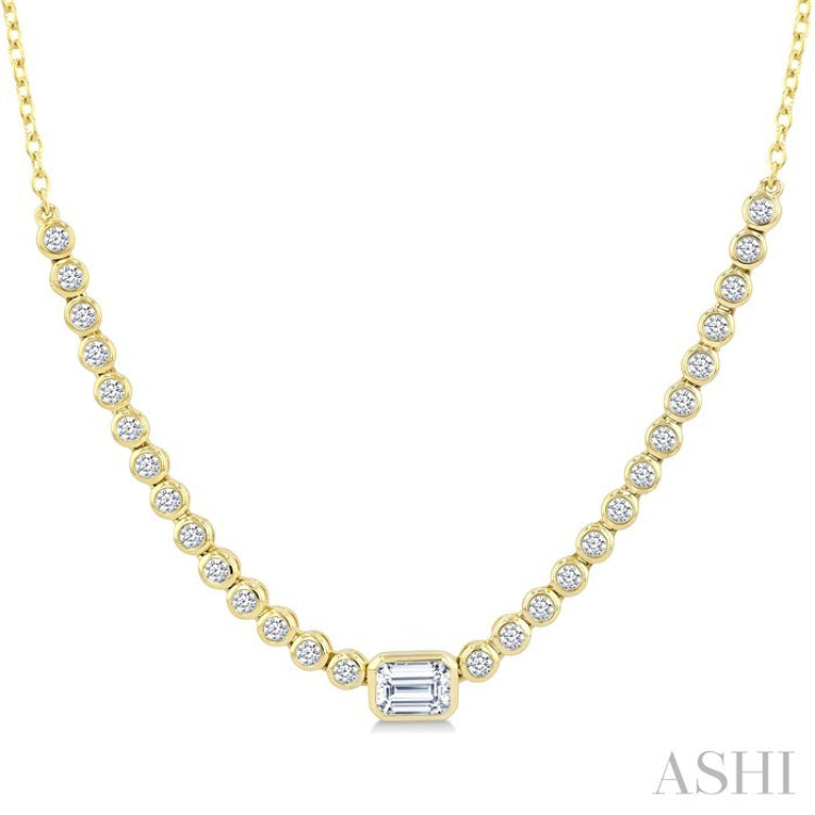 1/2 Ctw Halfway Bezel Set Emerald and Round Cut Diamond Necklace in 14K Yellow Gold