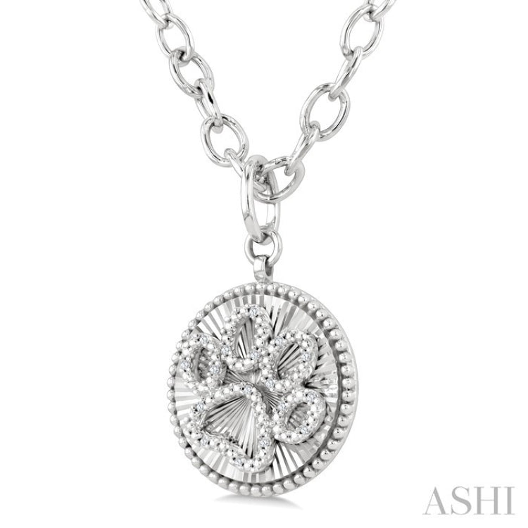 1/10 Ctw Dog Paw Round Cut Diamond Round Fluted Medallion Fashion Pendant With Chain in Sterling Silver