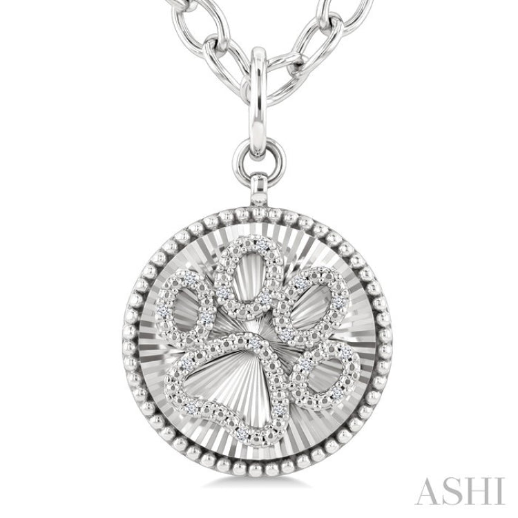 1/10 Ctw Dog Paw Round Cut Diamond Round Fluted Medallion Fashion Pendant With Chain in Sterling Silver
