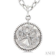 1/10 Ctw Dog Paw Round Cut Diamond Round Fluted Medallion Fashion Pendant With Chain in Sterling Silver