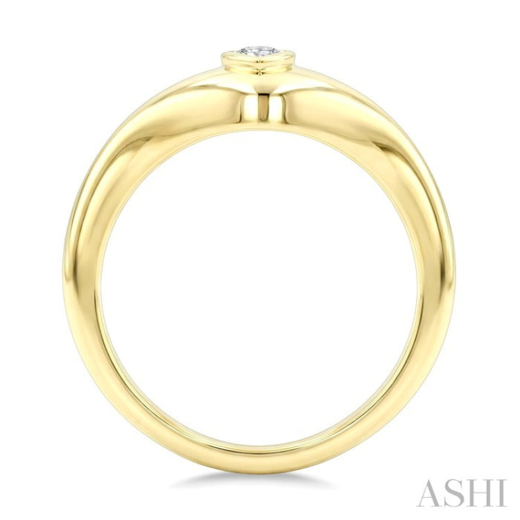 1/5 Ctw Marquise Cut Diamond Fashion Signet Ring in 10K Yellow Gold