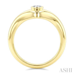 1/5 Ctw Round Cut Diamond Fashion Signet Ring in 10K Yellow Gold