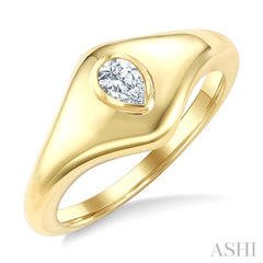 1/5 Ctw Pear Cut Diamond Fashion Signet Ring in 10K Yellow Gold