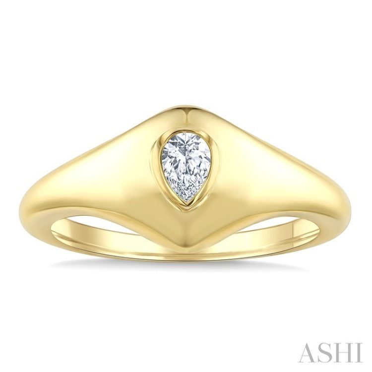 1/5 Ctw Pear Cut Diamond Fashion Signet Ring in 10K Yellow Gold