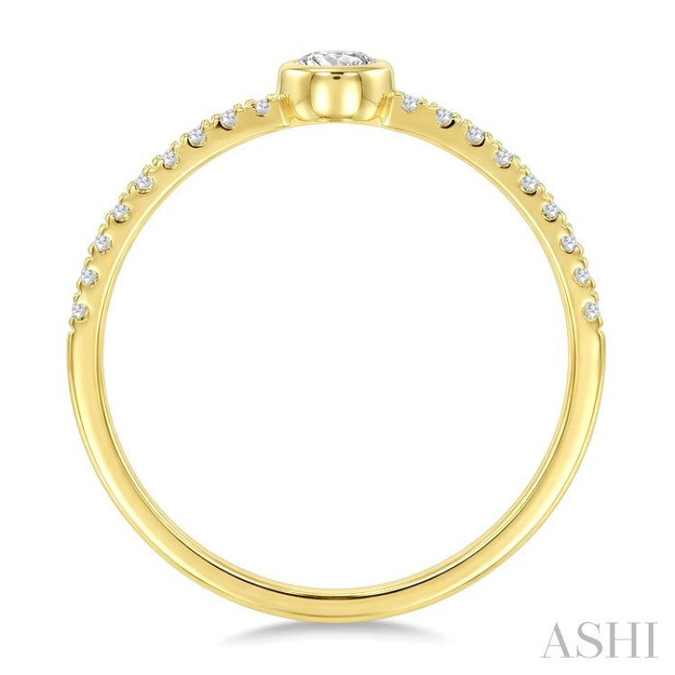 1/3 Ctw Bezel Set Round Cut Diamond Fashion Ring in 14K Yellow Gold