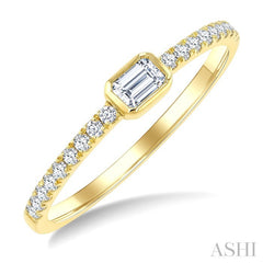 1/3 Ctw Bezel Set Emerald and Round Cut Diamond Fashion Ring in 14K Yellow Gold