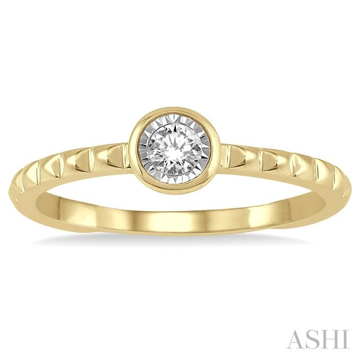 1/50 Ctw Round Cut lattice Diamond Promise Ring in Pyramid shape 10K Yellow Gold