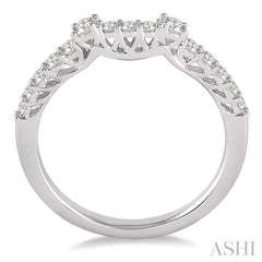1/2 Ctw Round Cut Diamond Wedding Band in 14K White Gold