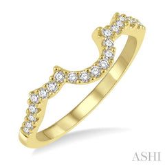 1/6 Ctw Curved Center Flighted Wings Round Cut Diamond Wedding Band in 14K Yellow Gold