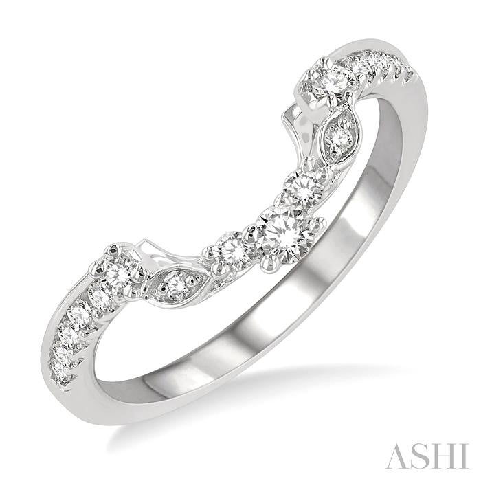 1/3 Ctw Curved Center Round Cut Diamond Wedding Band in 14K White Gold