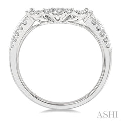 1/3 Ctw Curved Center Round Cut Diamond Wedding Band in 14K White Gold