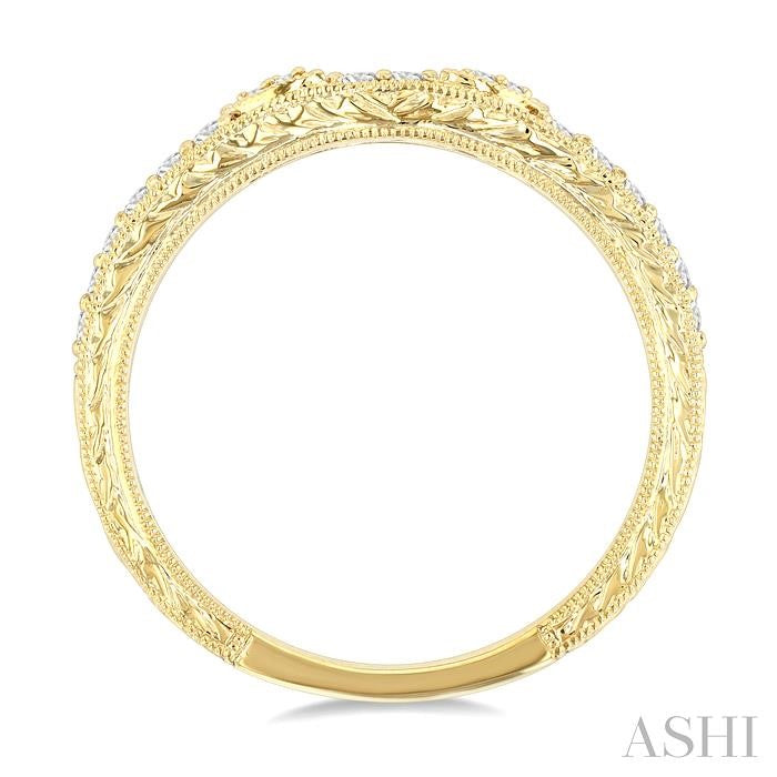 1/6 Ctw Etched and Milgrain Highlighted Round Cut Diamond Wedding Band in 14K Yellow Gold