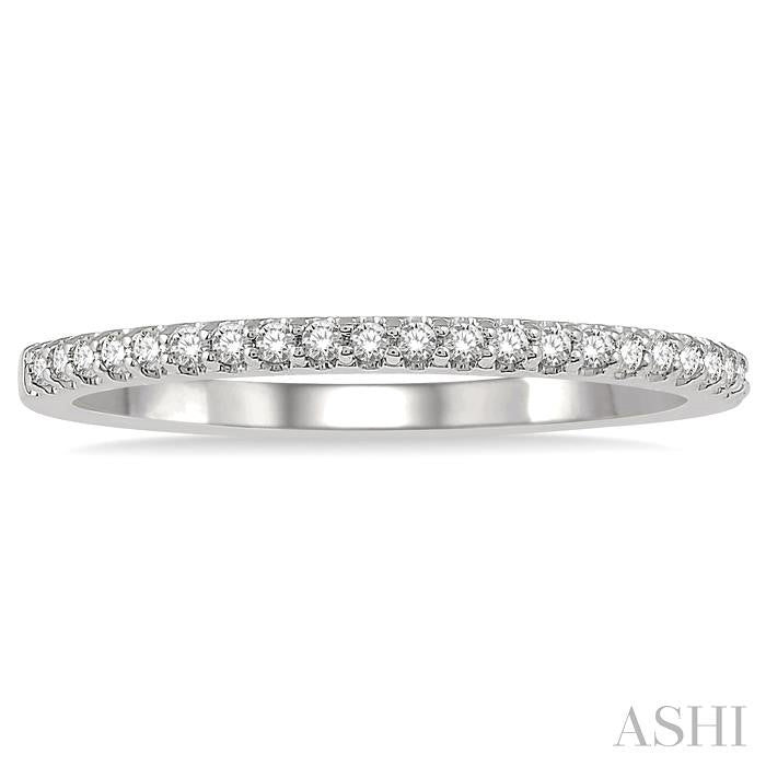 1/6 Ctw Round Cut Diamond Wedding Band in 14K White Gold
