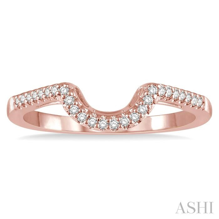 1/10 Ctw Curved Center Round Cut Diamond Wedding Band in 14K Rose Gold