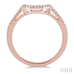 1/10 Ctw Curved Center Round Cut Diamond Wedding Band in 14K Rose Gold