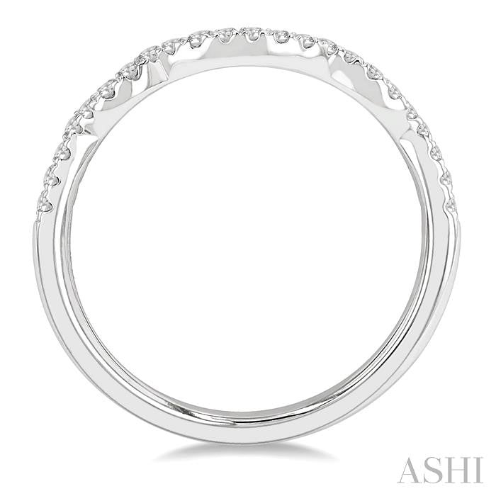 1/6 Ctw Triple Curve Round Cut Diamond Wedding Band in 14K White Gold