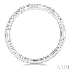 1/6 Ctw Triple Curve Round Cut Diamond Wedding Band in 14K White Gold