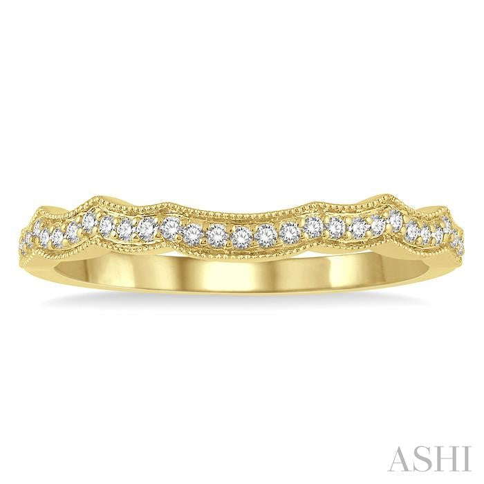 1/6 Ctw Curvy Round Cut Diamond Wedding Band in 14K Yellow Gold