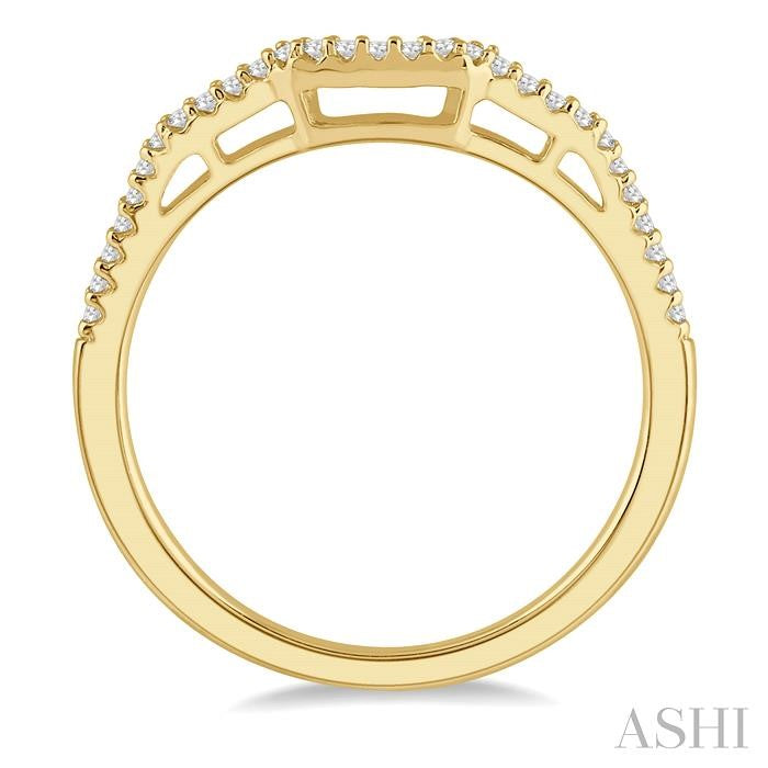 1/10 Ctw Curved Round Cut Diamond Wedding Band in 14K Yellow Gold