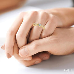1/2 Ctw Diamond Engagement Ring with 1/4 Ct Round Cut Center Stone in 14K Yellow Gold