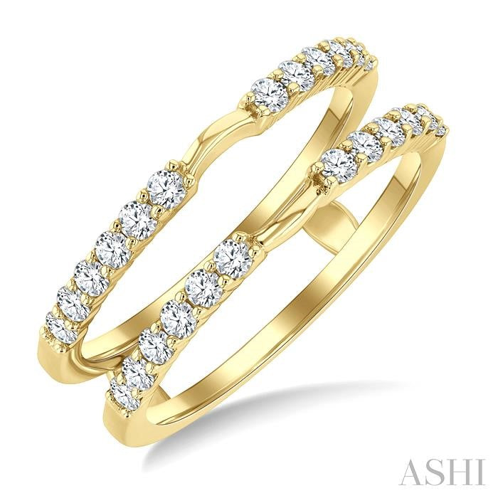 1/2 Ctw Shared Prong Round Cut Diamond Insert Ring in 14K Yellow Gold