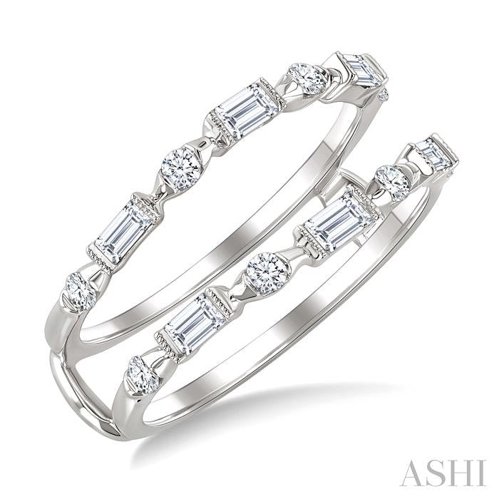 1/2 Ctw Baguette and Round Cut Diamond Link Insert Ring in 14K White Gold