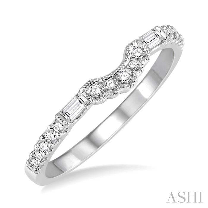 1/4 Ctw Lattice Arch Baguette and Round Cut Diamond Wedding Band in 14K White Gold
