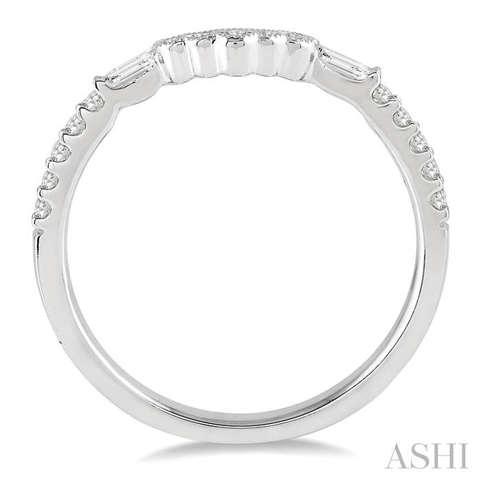 1/4 Ctw Lattice Arch Baguette and Round Cut Diamond Wedding Band in 14K White Gold