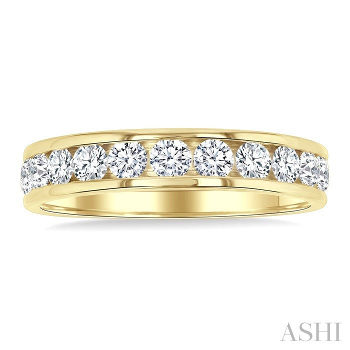 3/4 Ctw Round Cut Diamond Wedding Band in 14K Yellow Gold