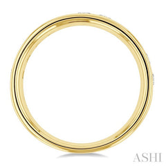 3/4 Ctw Round Cut Diamond Wedding Band in 14K Yellow Gold