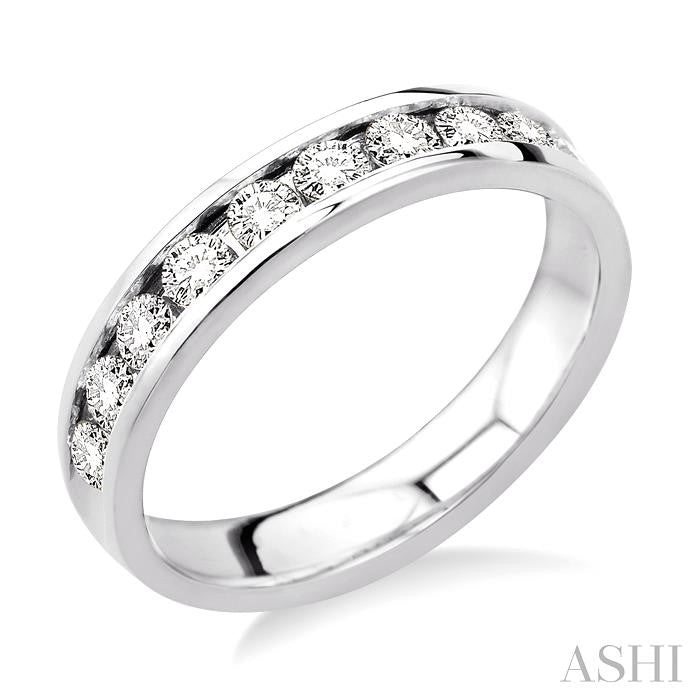 3/4 Ctw Round Cut Diamond Wedding Band in 14K White Gold